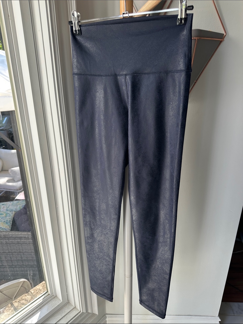OFFLINE BY AERIE Navy Blue Faux-Leather Leggings Yoga Workout Metallic Sz Small